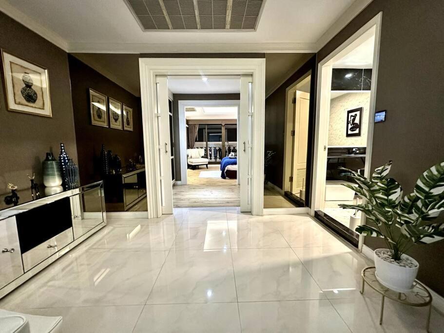 Apartment View, Big Apartment, Great Location *